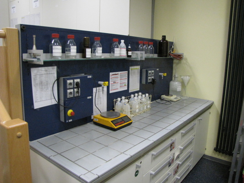 Arbeitsplatz in der Chemiesammlung