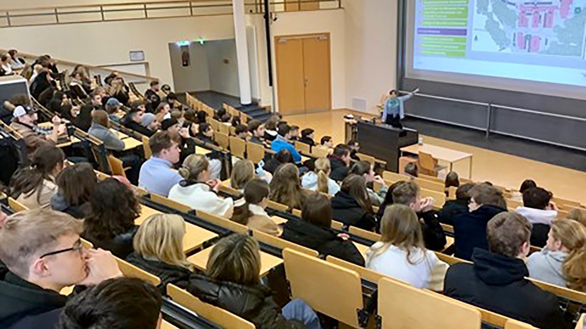 Oberstufe beim Campustag an der FH Südwestfalen