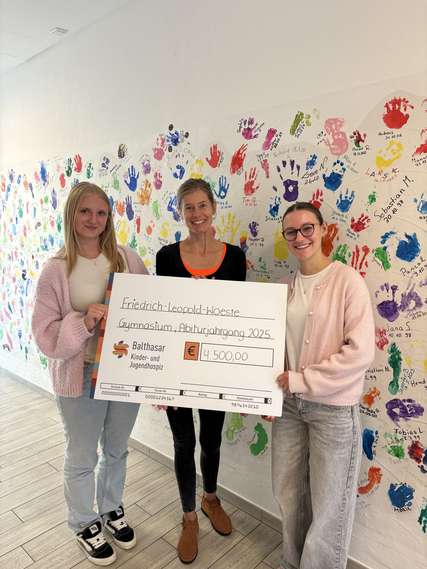 Abiturjahrgang 2025 spendet 4.500 Euro an Kinderhospiz