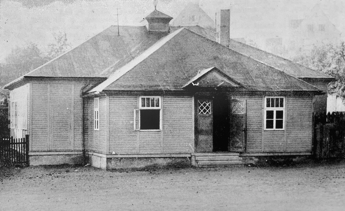 Pavillon auf dem Schulhof der Realschule