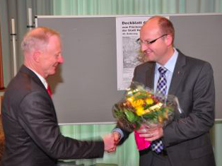 BM Esken gratuliert dem neuen Schulleiter