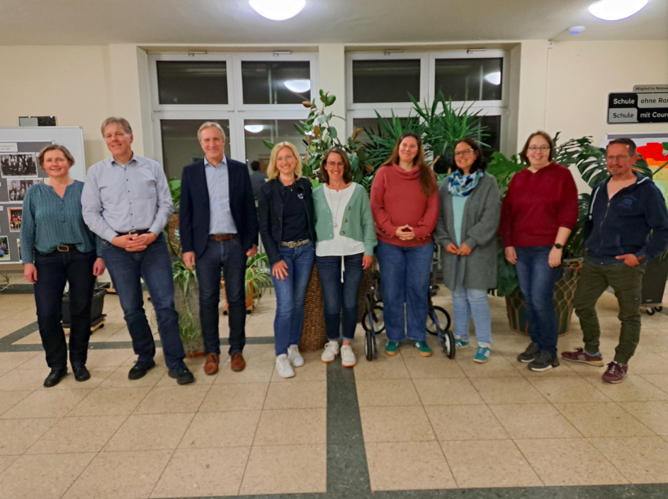 Gruppenfoto von Vorstand und Beirat des Fördervereins